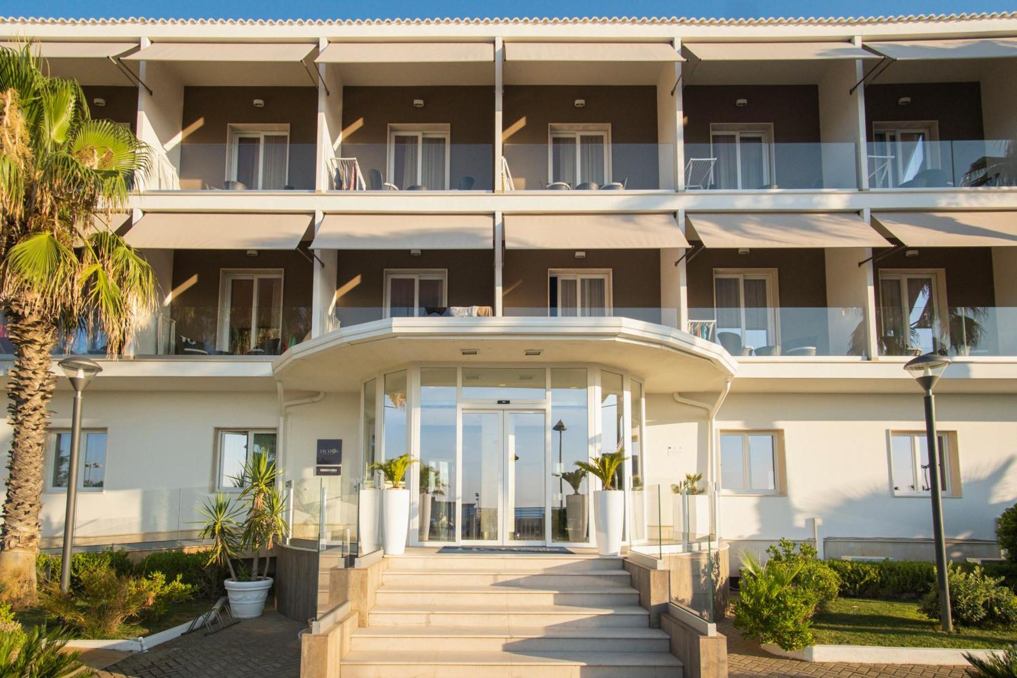Ticho'S Greenblu Hotel Castellaneta Marina Kültér fotó