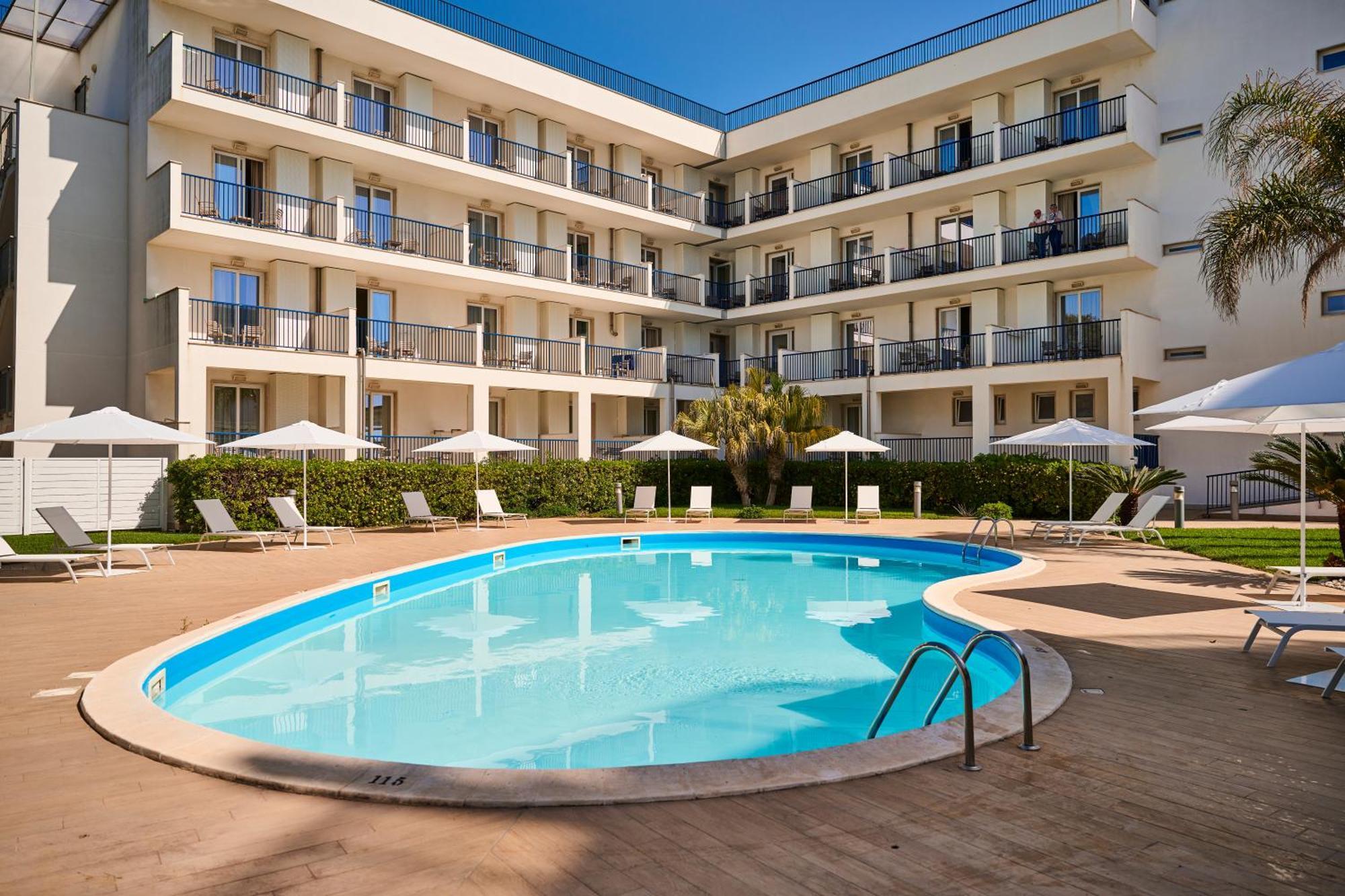 Ticho'S Greenblu Hotel Castellaneta Marina Kültér fotó