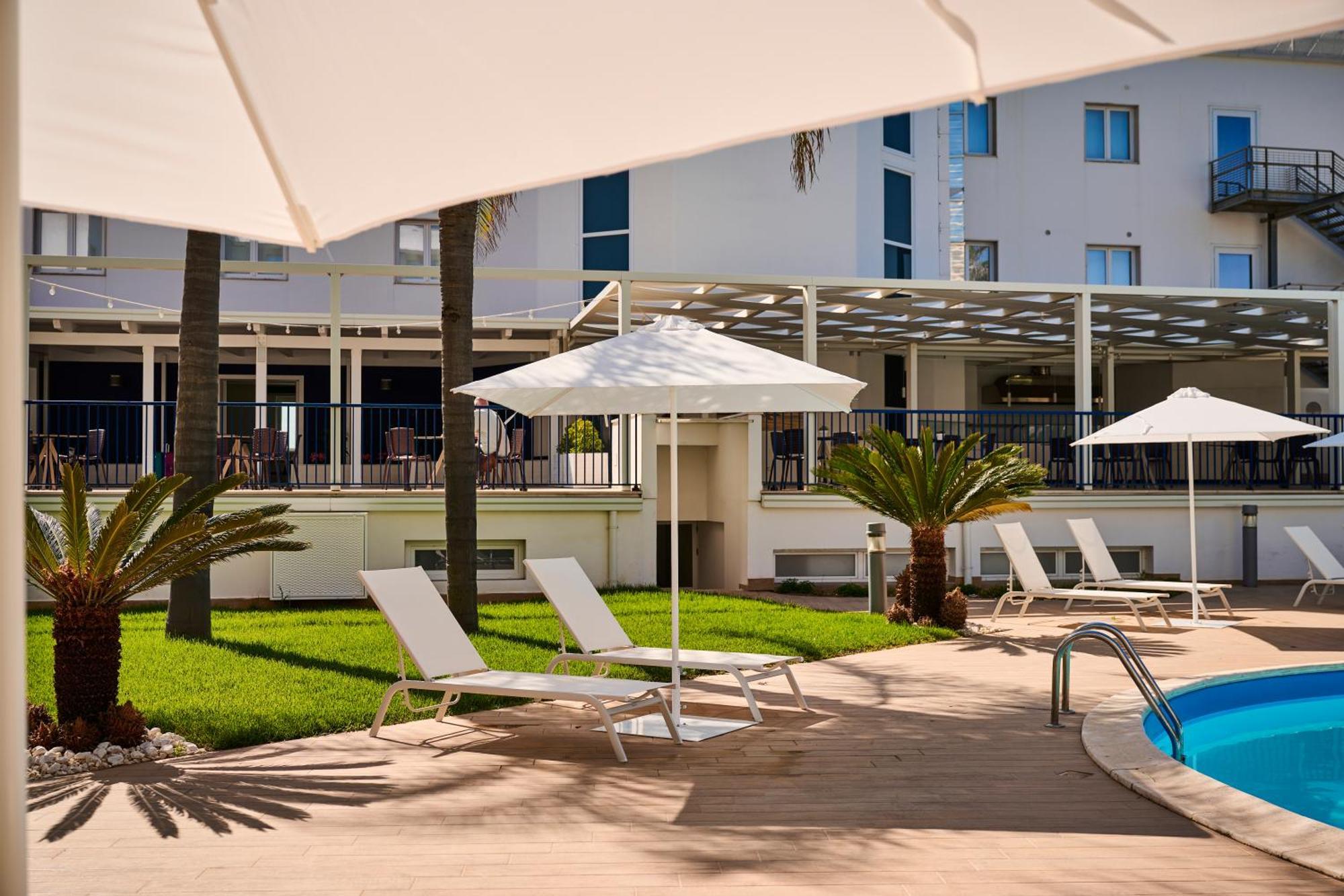 Ticho'S Greenblu Hotel Castellaneta Marina Kültér fotó