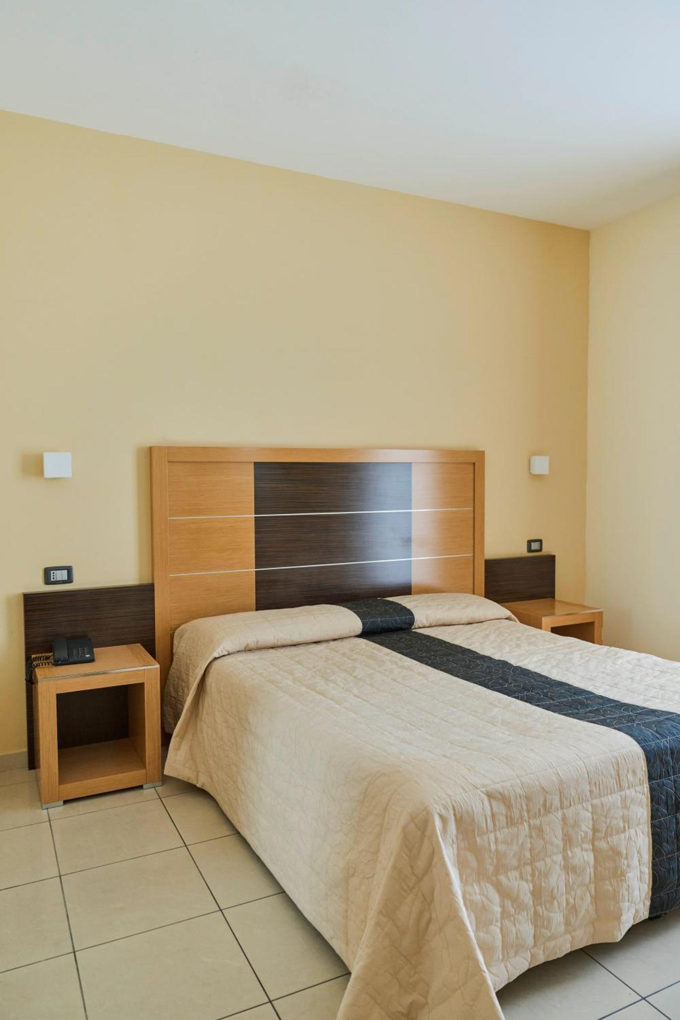 Ticho'S Greenblu Hotel Castellaneta Marina Kültér fotó