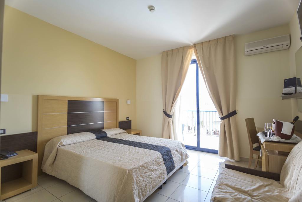 Ticho'S Greenblu Hotel Castellaneta Marina Kültér fotó