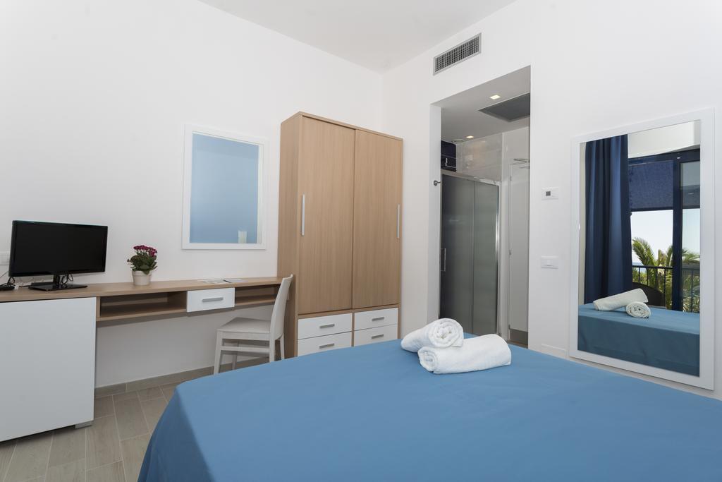 Ticho'S Greenblu Hotel Castellaneta Marina Kültér fotó
