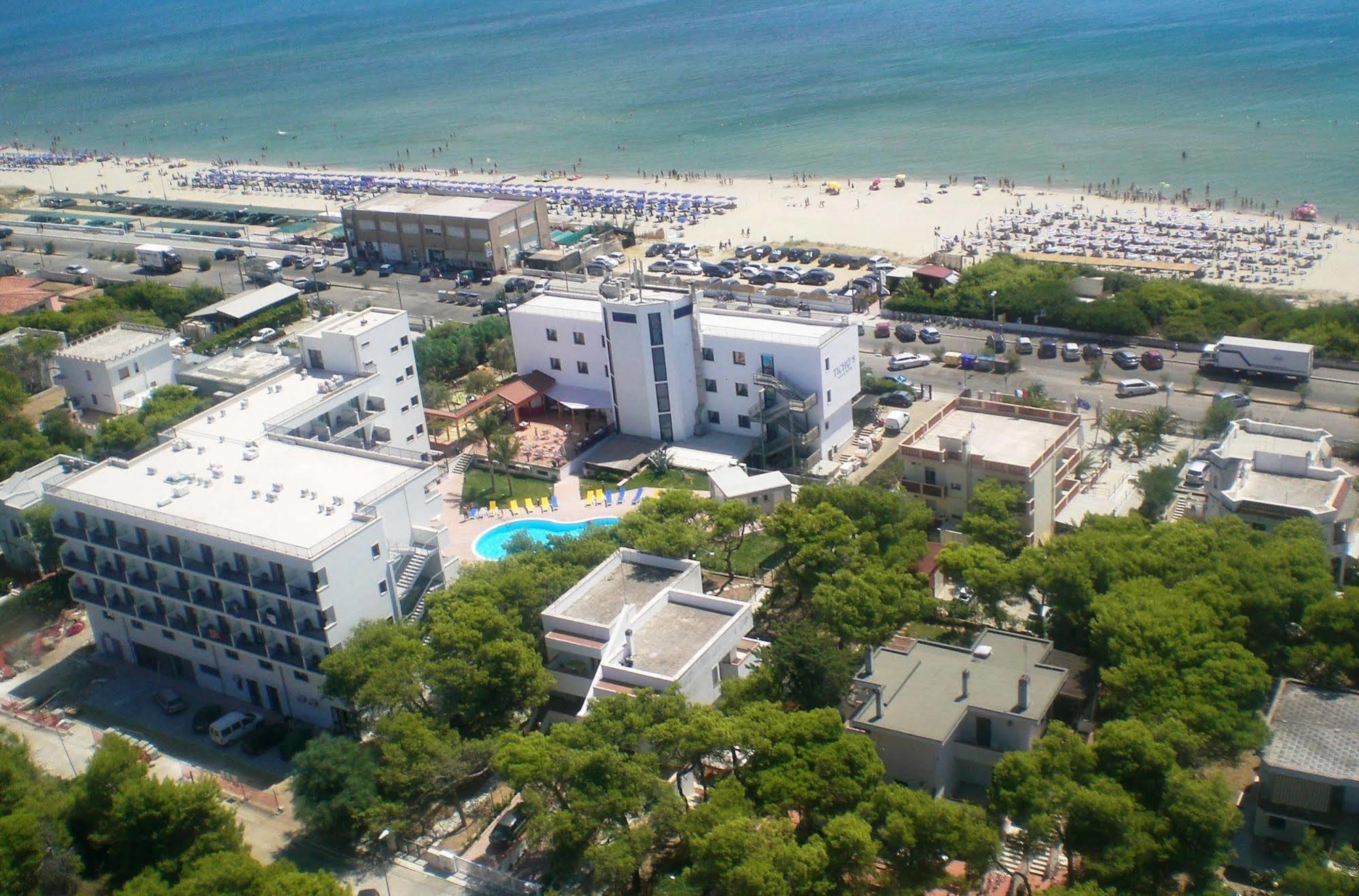 Ticho'S Greenblu Hotel Castellaneta Marina Kültér fotó